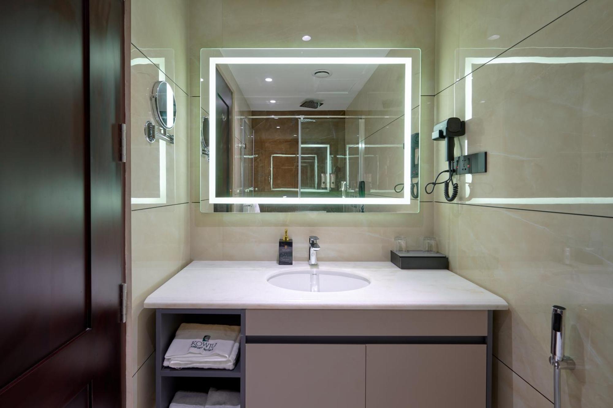 Kowju Airport Hotel Calicut Kondotty Екстер'єр фото